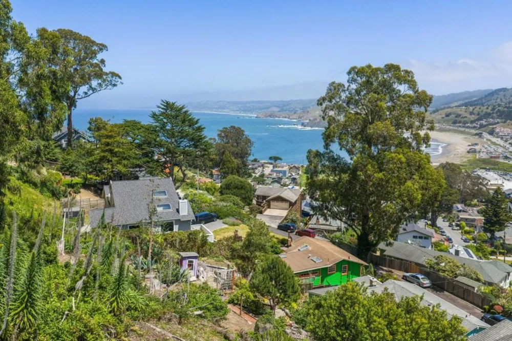 Grand Pacifica, CA 94044