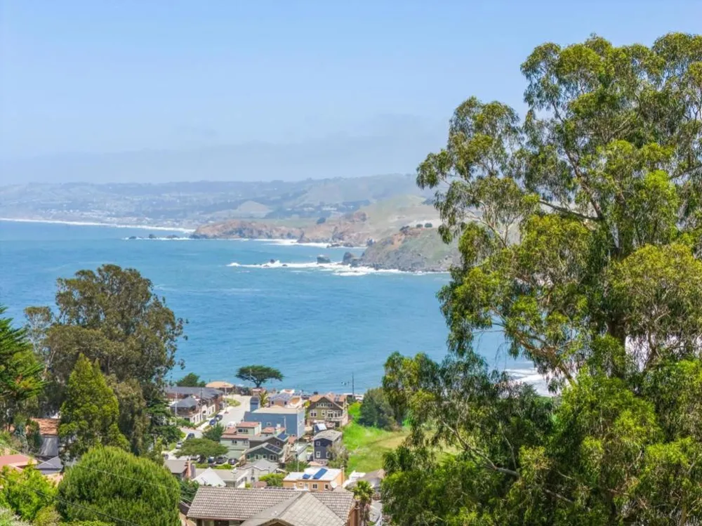 Grand Pacifica, CA 94044