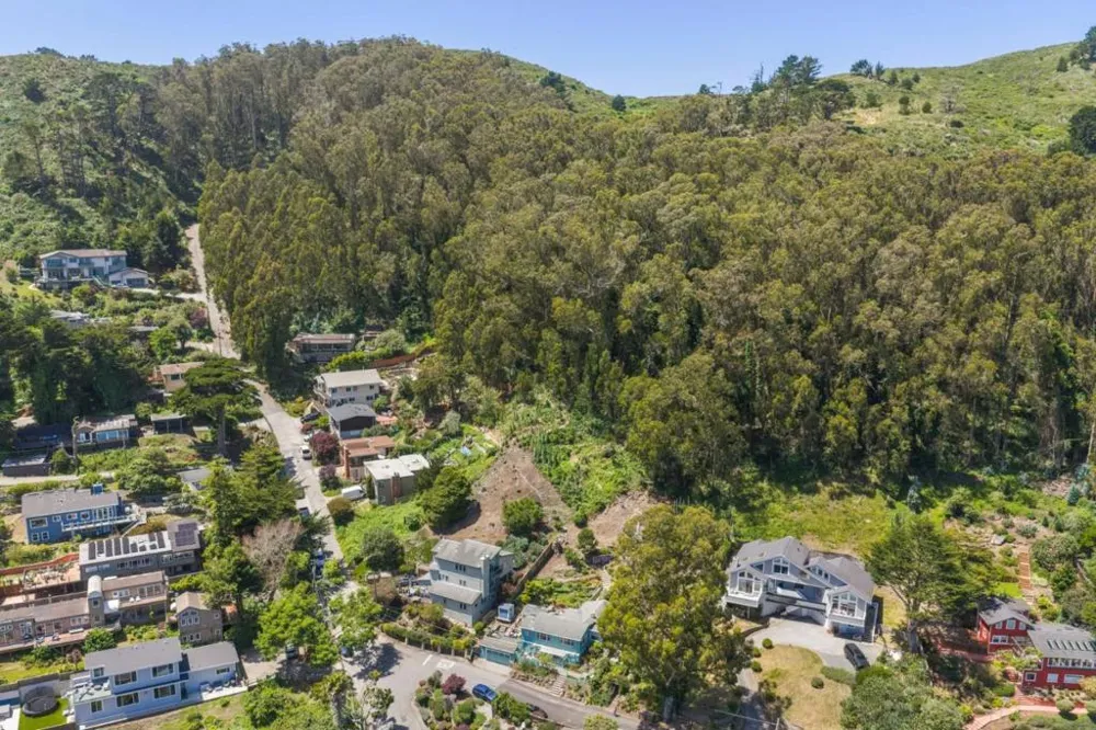 Grand Pacifica, CA 94044