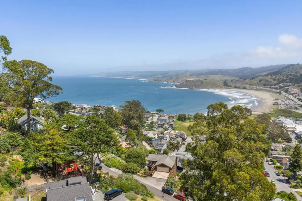 Grand Pacifica, CA 94044