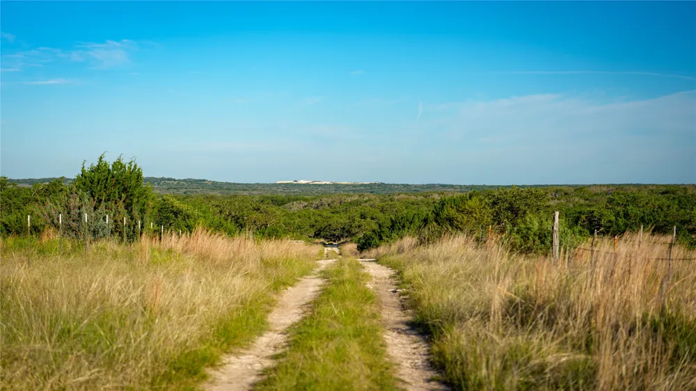 3276 Link Road Doss, TX 78618