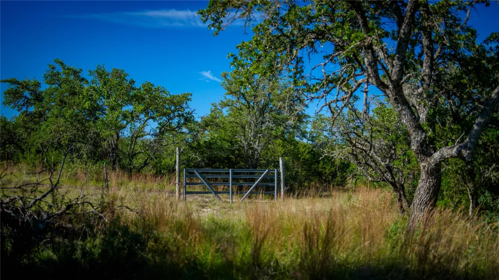 3276 Link Road Doss, TX 78618