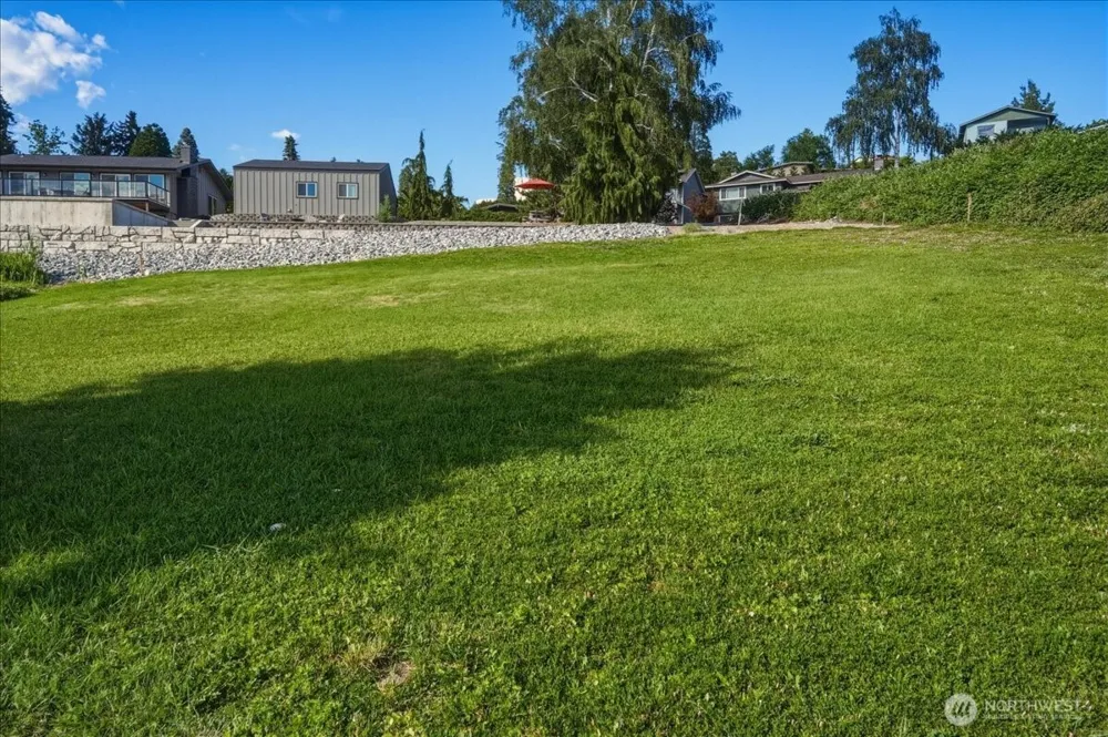 241 Lakeshore Drive Manson, WA 98831