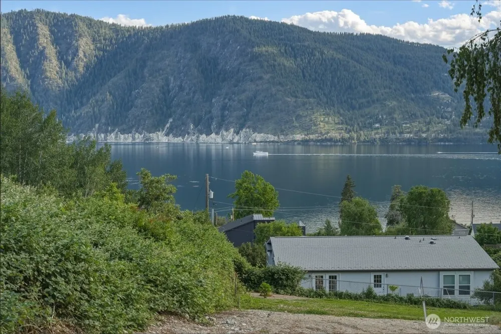 241 Lakeshore Drive Manson, WA 98831