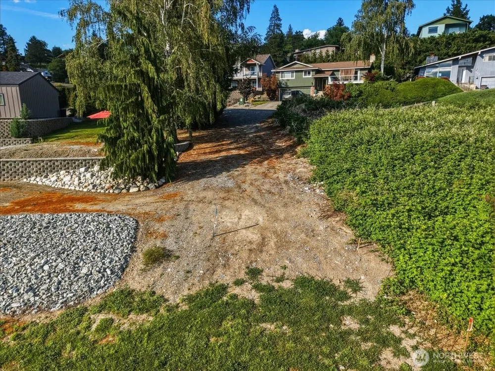 241 Lakeshore Drive Manson, WA 98831