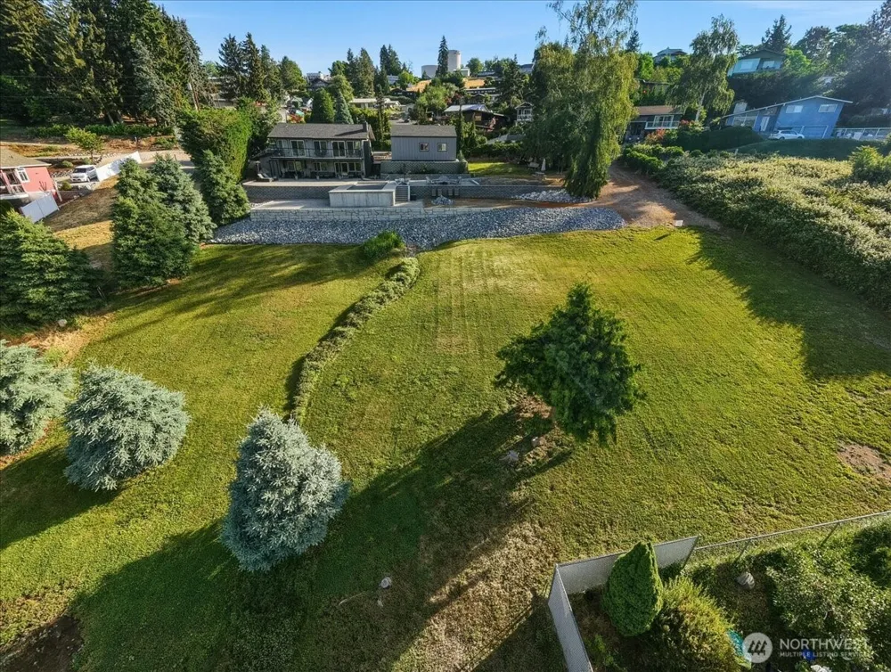241 Lakeshore Drive Manson, WA 98831
