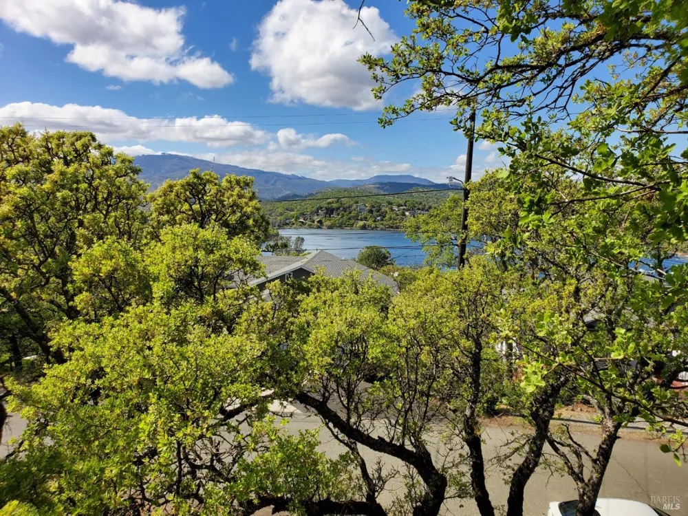 17456 Meadow View Drive Hidden Valley Lake, CA 95467