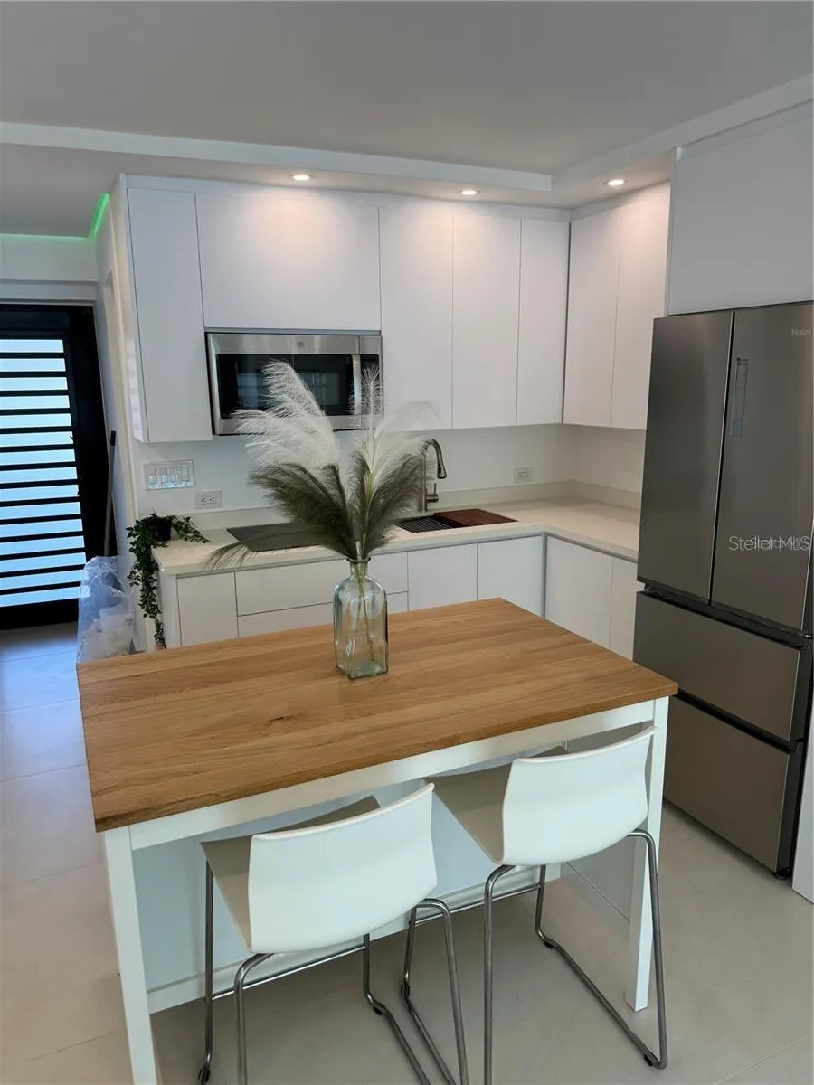 4633 AVE ISLA VERDE #L202 Carolina, PR 00979
