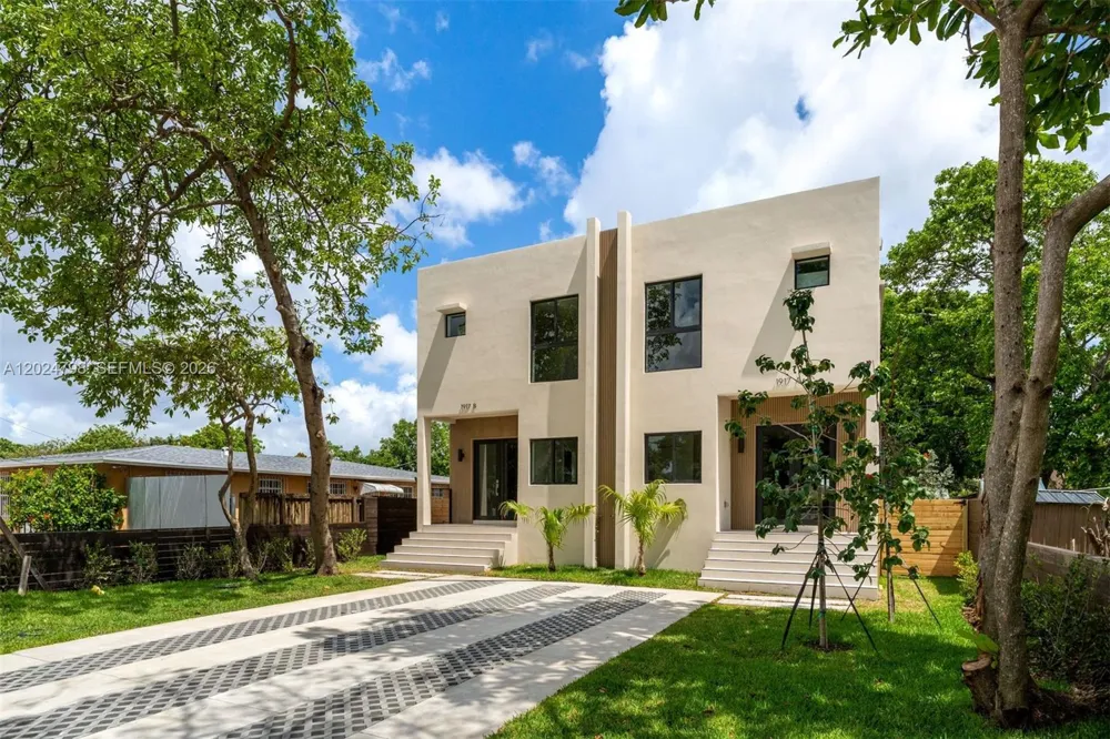 1917 NW 17 ST #A Miami, FL 33125