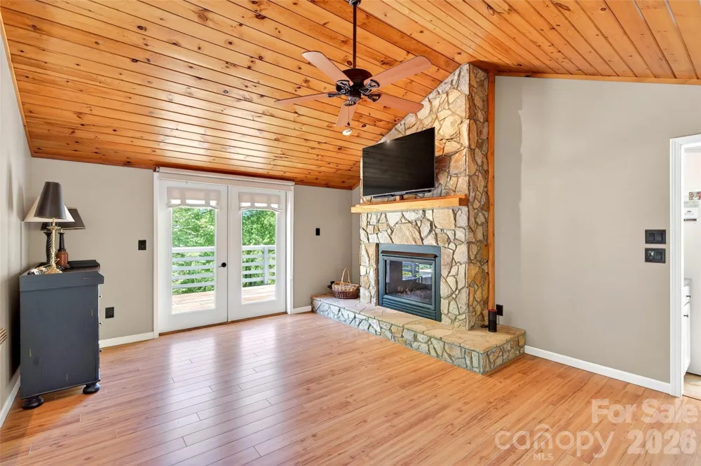 334 Harbor Lake Road Newland, NC 28657
