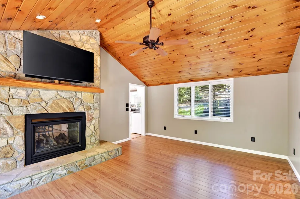 334 Harbor Lake Road Newland, NC 28657