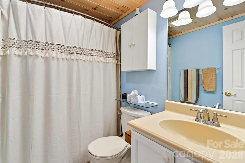 334 Harbor Lake Road Newland, NC 28657