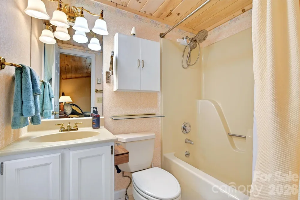 334 Harbor Lake Road Newland, NC 28657