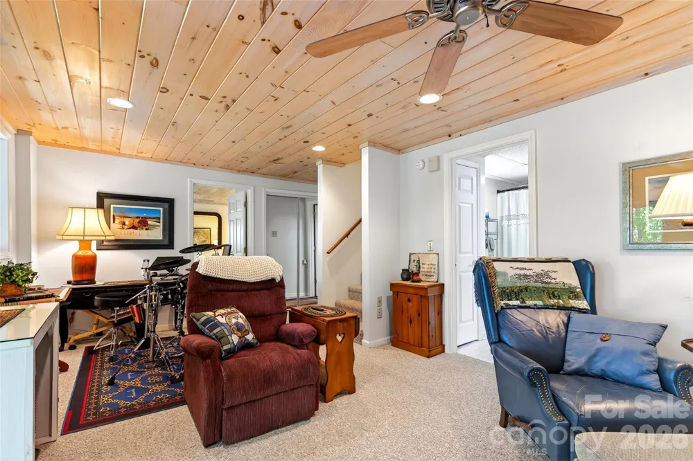 334 Harbor Lake Road Newland, NC 28657