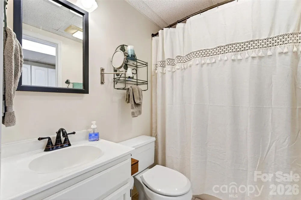 334 Harbor Lake Road Newland, NC 28657