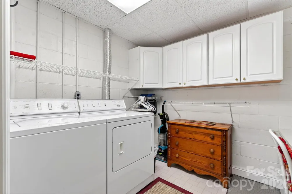 334 Harbor Lake Road Newland, NC 28657
