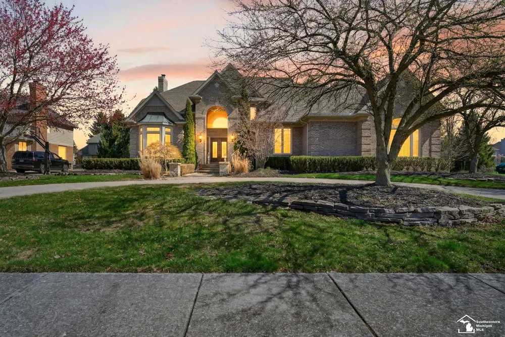 4592 Forestview Drive West Bloomfield Charter Township, MI 48322