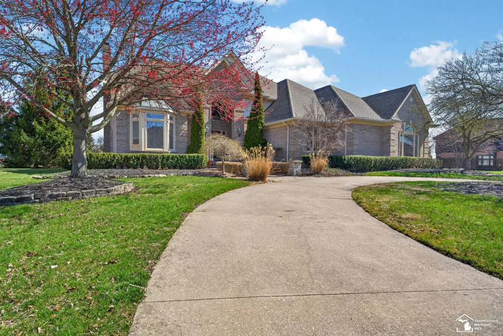 4592 Forestview Drive West Bloomfield Charter Township, MI 48322