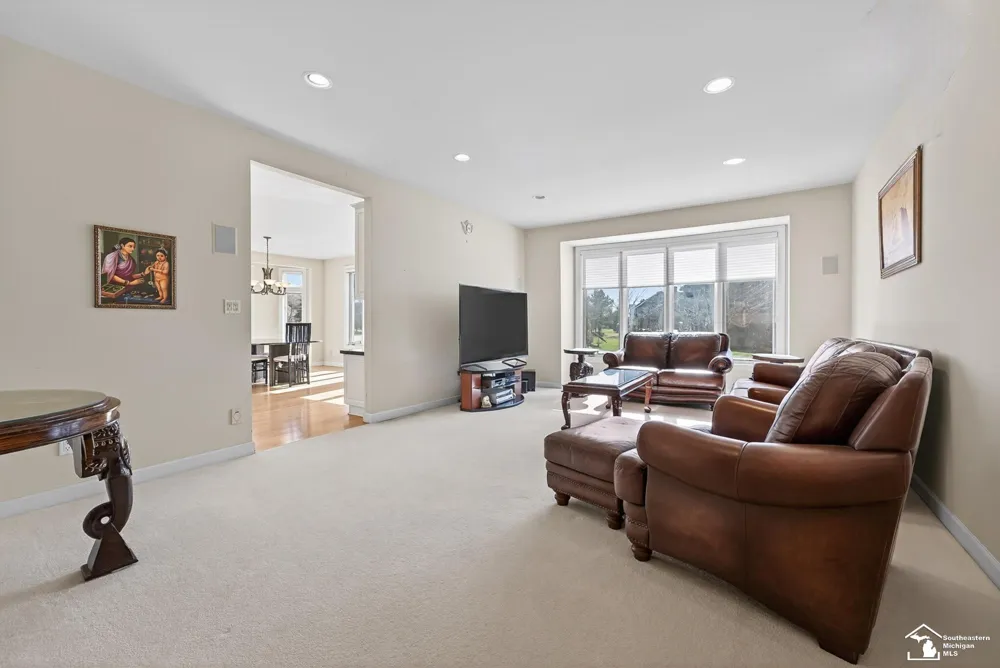 4592 Forestview Drive West Bloomfield Charter Township, MI 48322