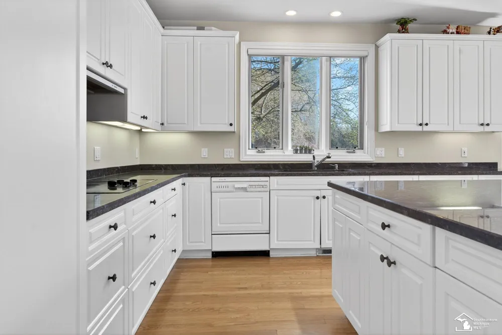 4592 Forestview Drive West Bloomfield Charter Township, MI 48322