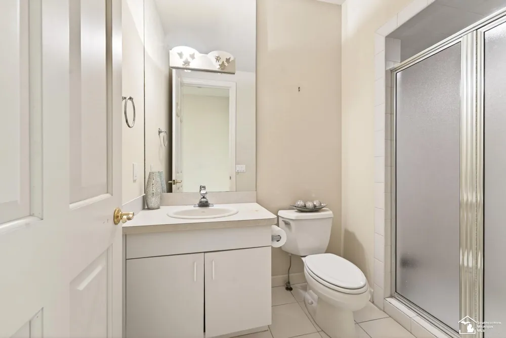 4592 Forestview Drive West Bloomfield Charter Township, MI 48322