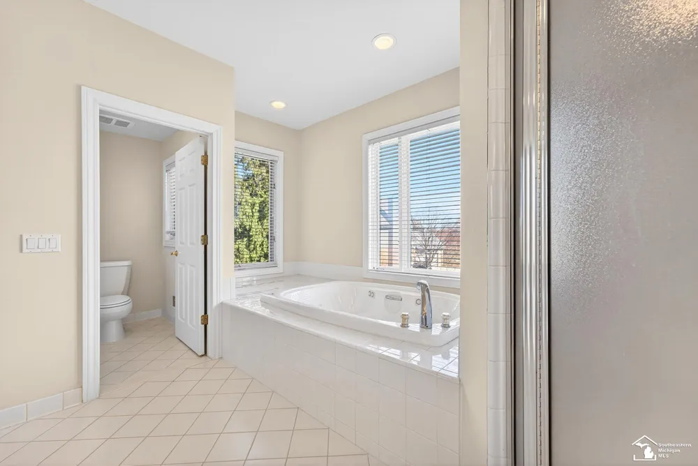 4592 Forestview Drive West Bloomfield Charter Township, MI 48322