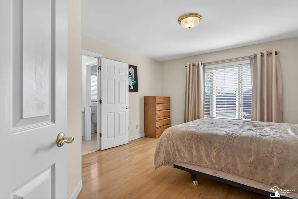4592 Forestview Drive West Bloomfield Charter Township, MI 48322