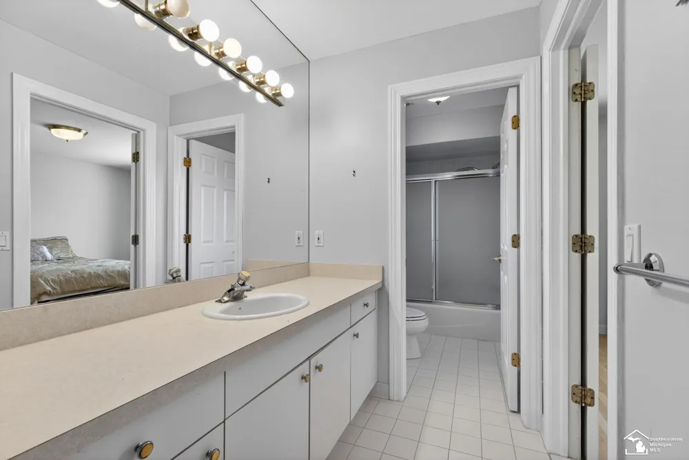 4592 Forestview Drive West Bloomfield Charter Township, MI 48322