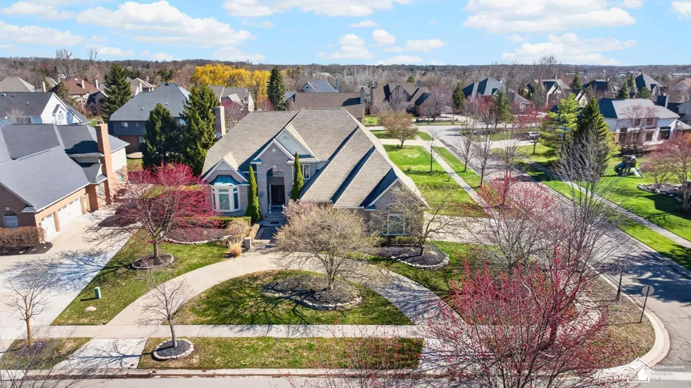 4592 Forestview Drive West Bloomfield Charter Township, MI 48322