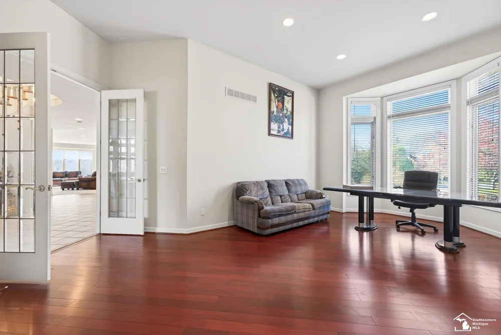 4592 Forestview Drive West Bloomfield Charter Township, MI 48322