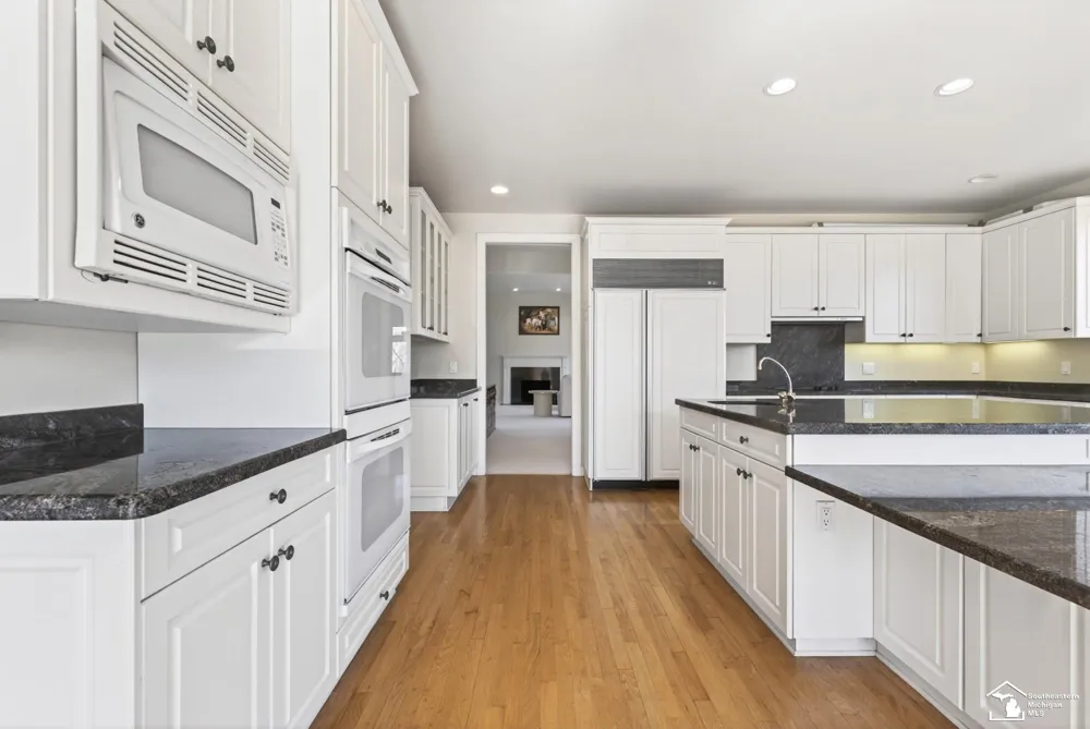 4592 Forestview Drive West Bloomfield Charter Township, MI 48322