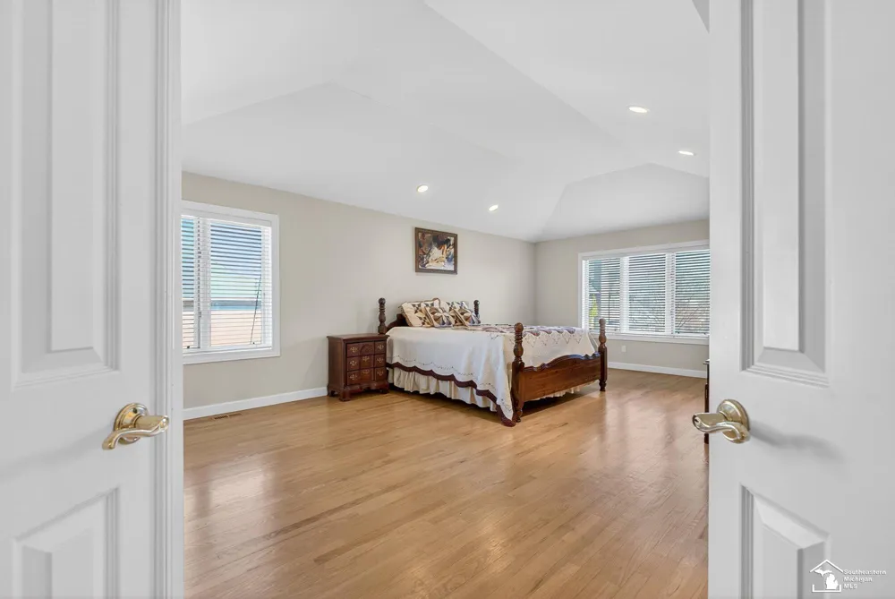 4592 Forestview Drive West Bloomfield Charter Township, MI 48322