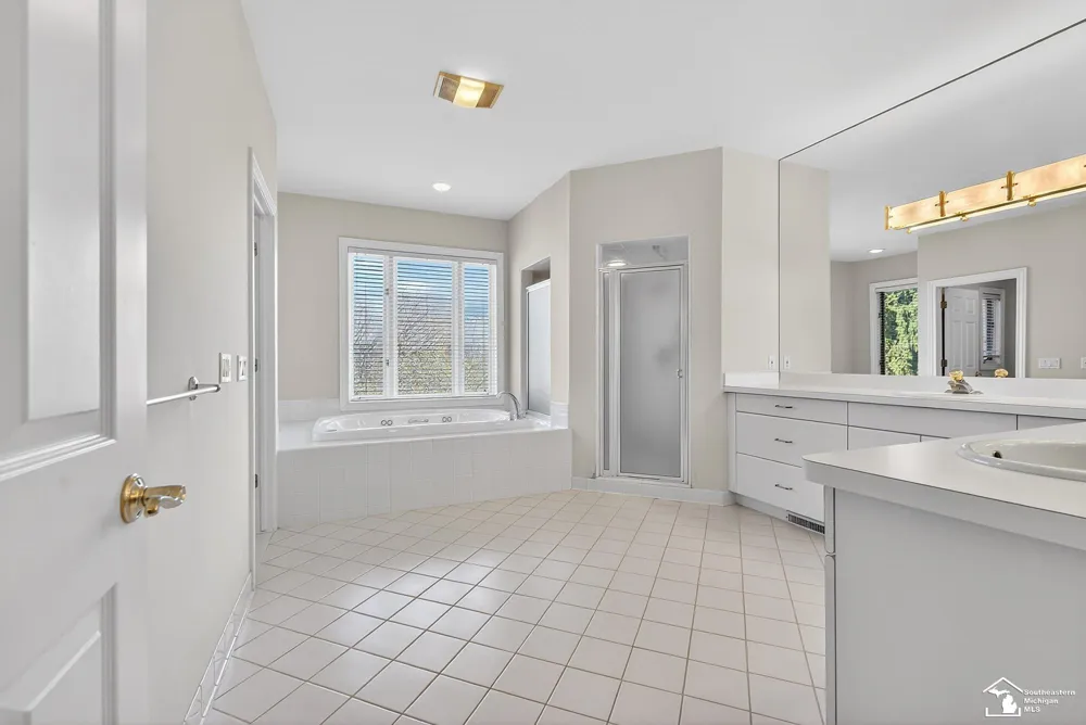 4592 Forestview Drive West Bloomfield Charter Township, MI 48322