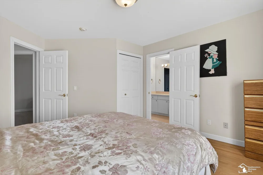 4592 Forestview Drive West Bloomfield Charter Township, MI 48322