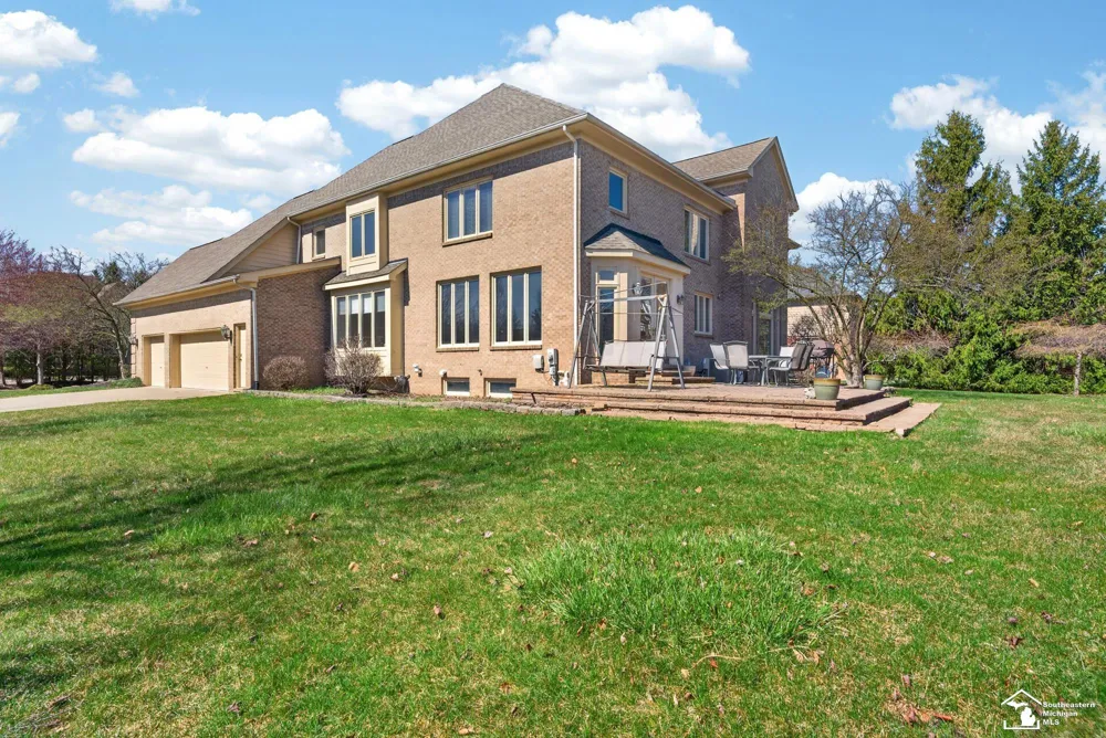 4592 Forestview Drive West Bloomfield Charter Township, MI 48322