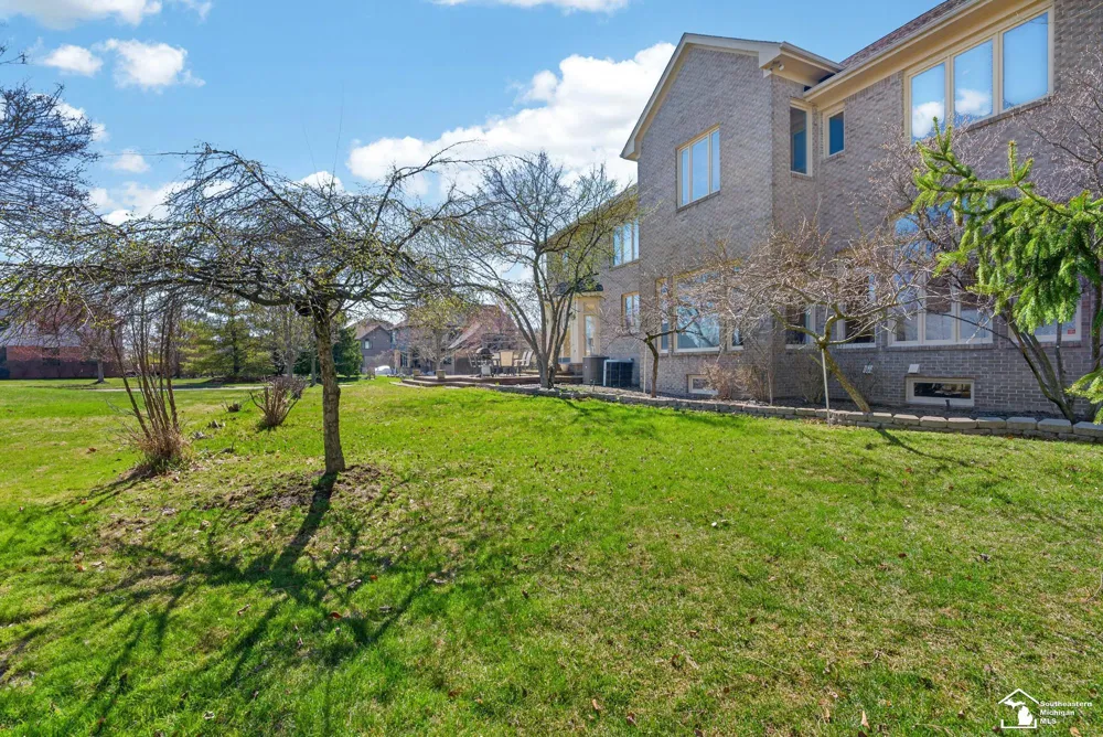 4592 Forestview Drive West Bloomfield Charter Township, MI 48322