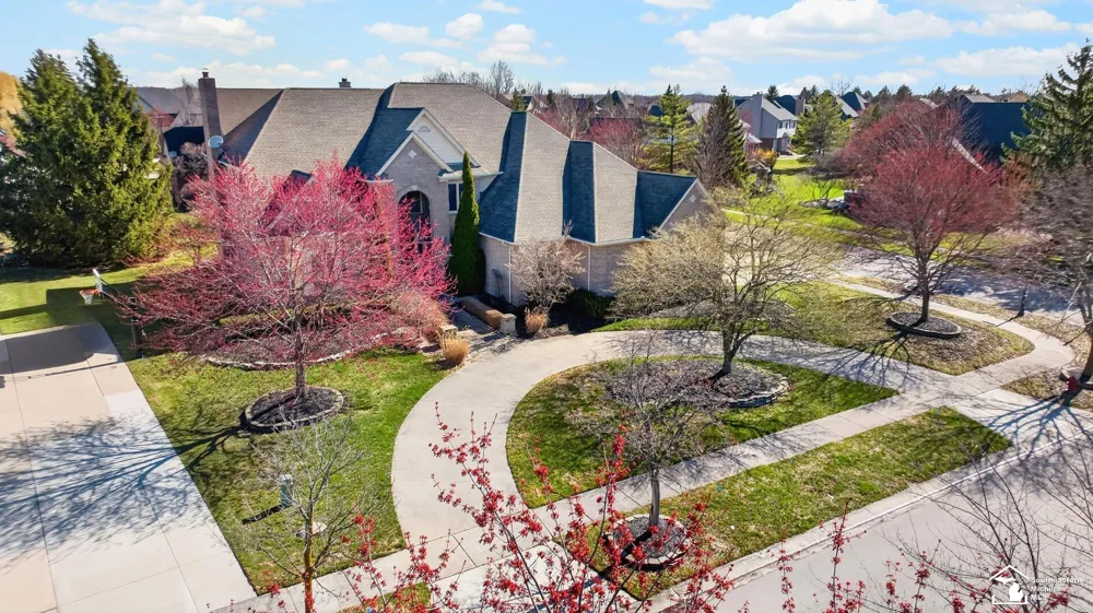 4592 Forestview Drive West Bloomfield Charter Township, MI 48322