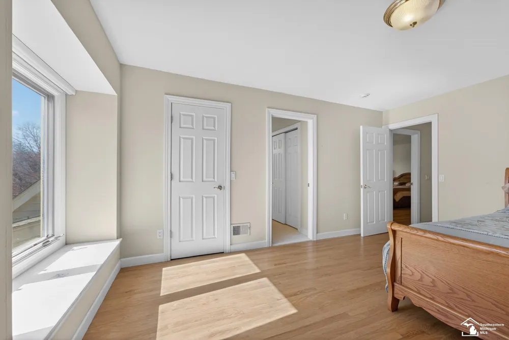 4592 Forestview Drive West Bloomfield Charter Township, MI 48322