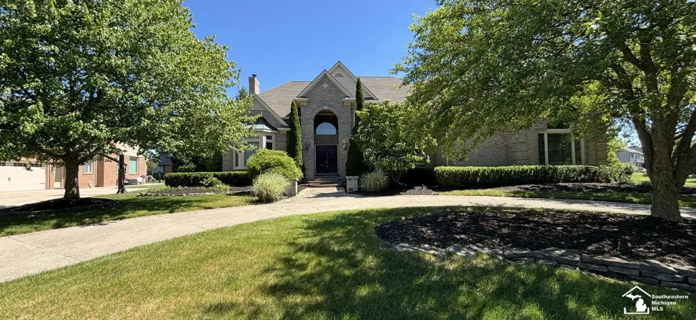 4592 Forestview Drive West Bloomfield Charter Township, MI 48322