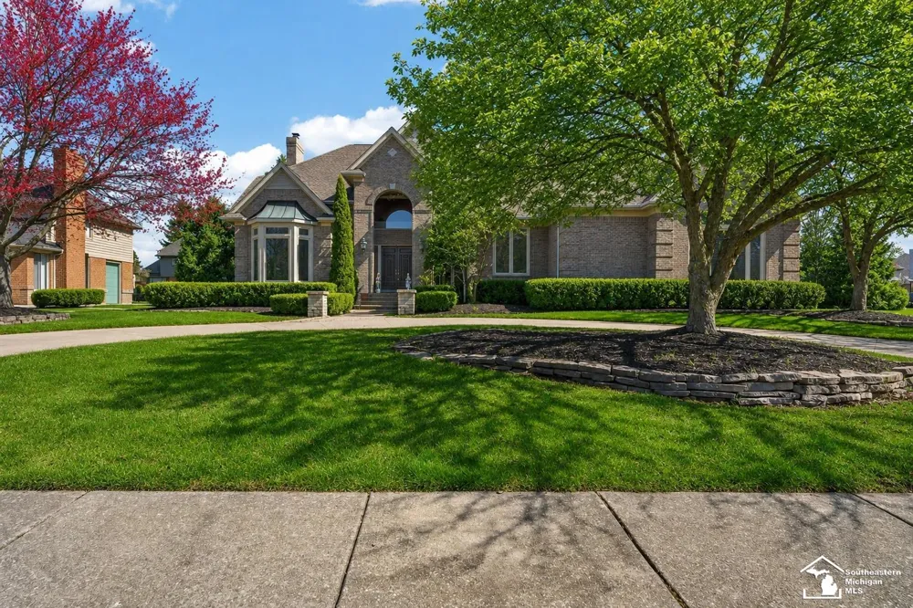 4592 Forestview Drive West Bloomfield Charter Township, MI 48322