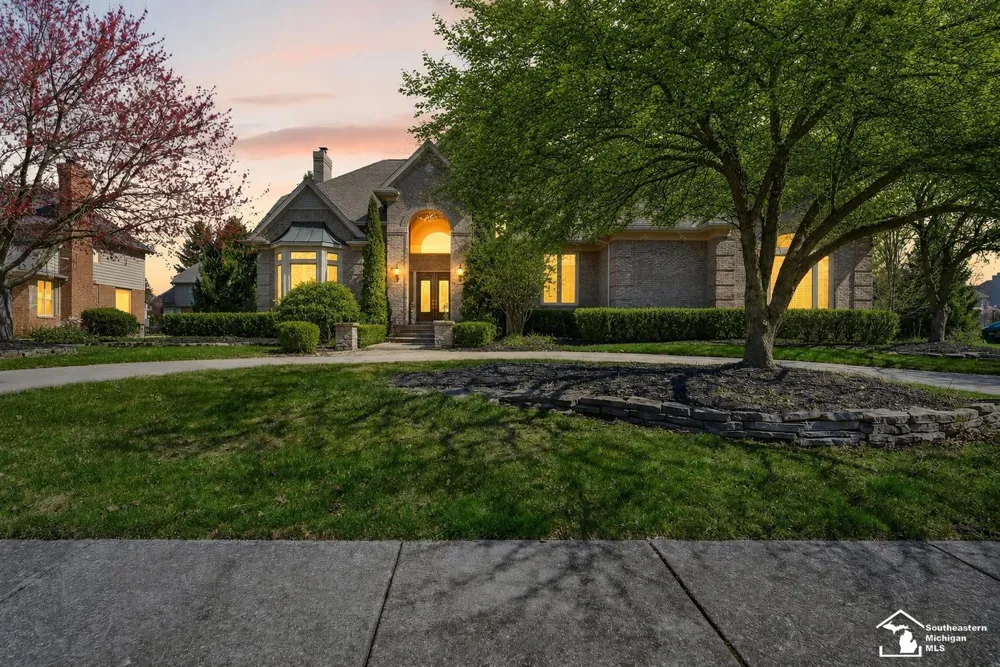 4592 Forestview Drive West Bloomfield Charter Township, MI 48322