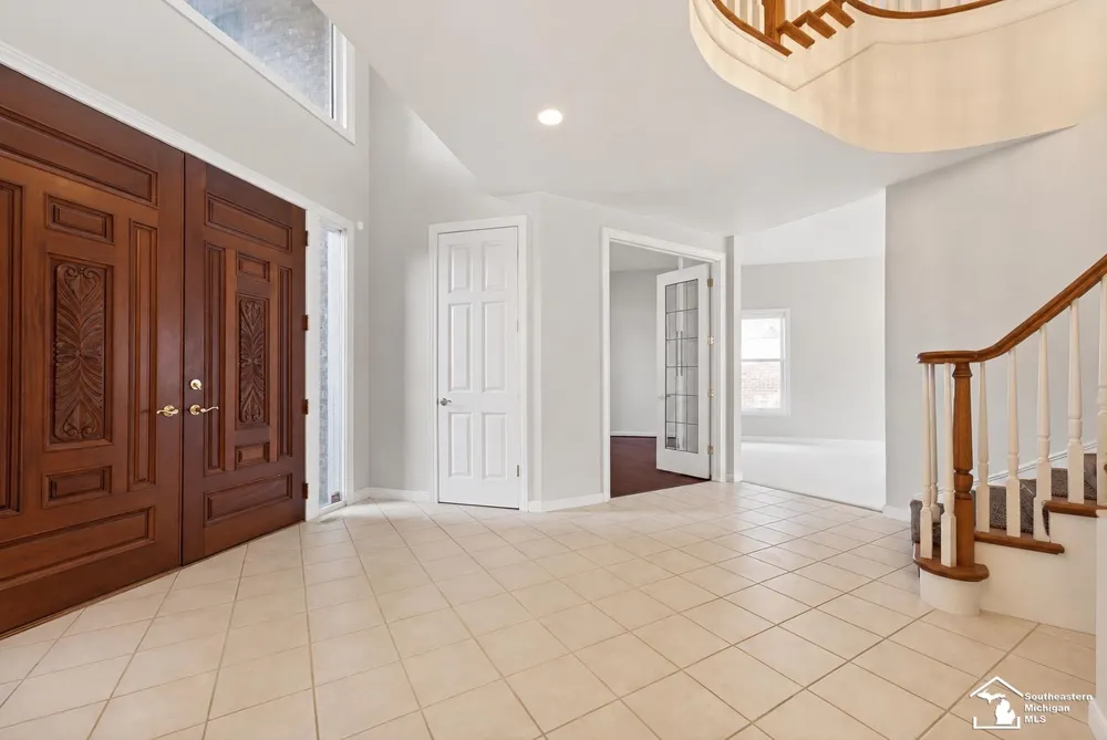4592 Forestview Drive West Bloomfield Charter Township, MI 48322