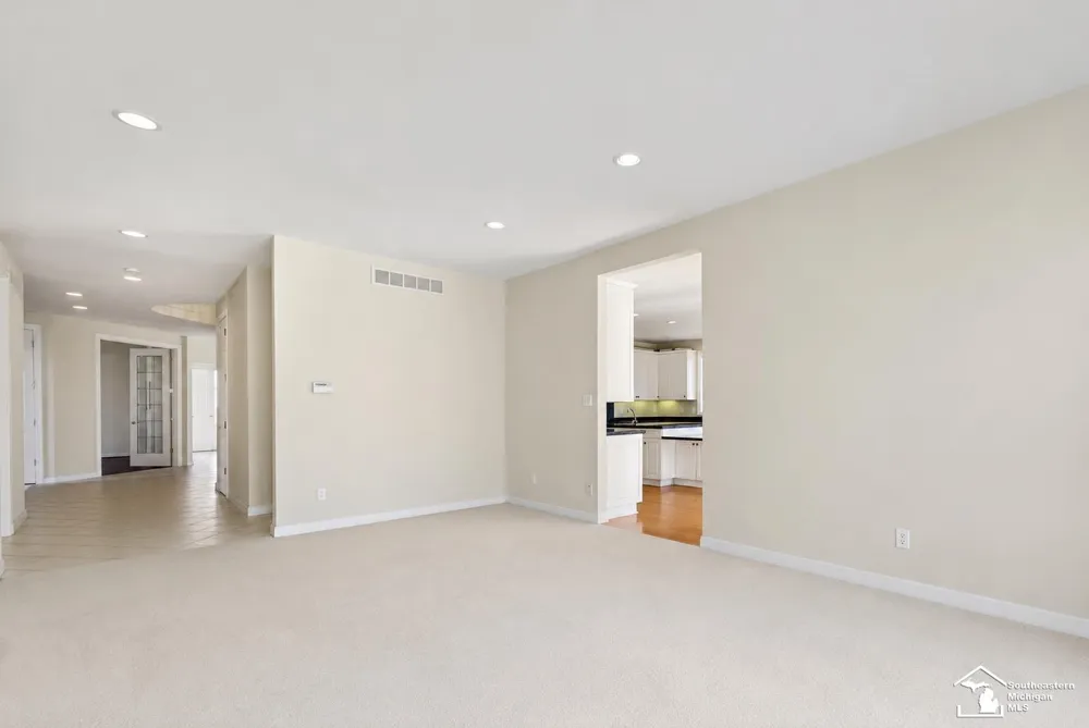 4592 Forestview Drive West Bloomfield Charter Township, MI 48322
