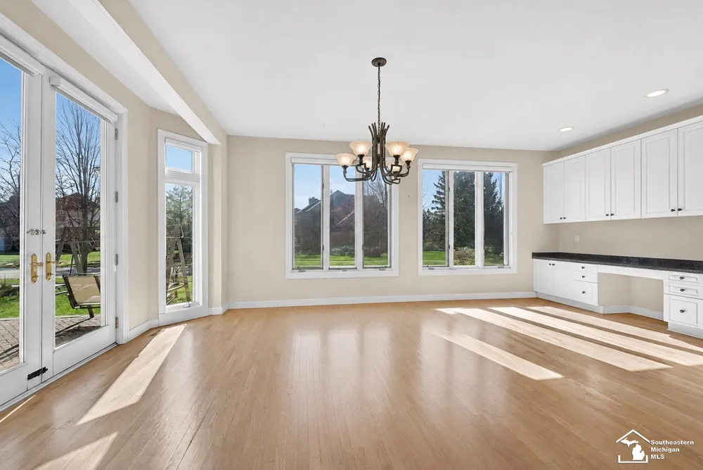 4592 Forestview Drive West Bloomfield Charter Township, MI 48322