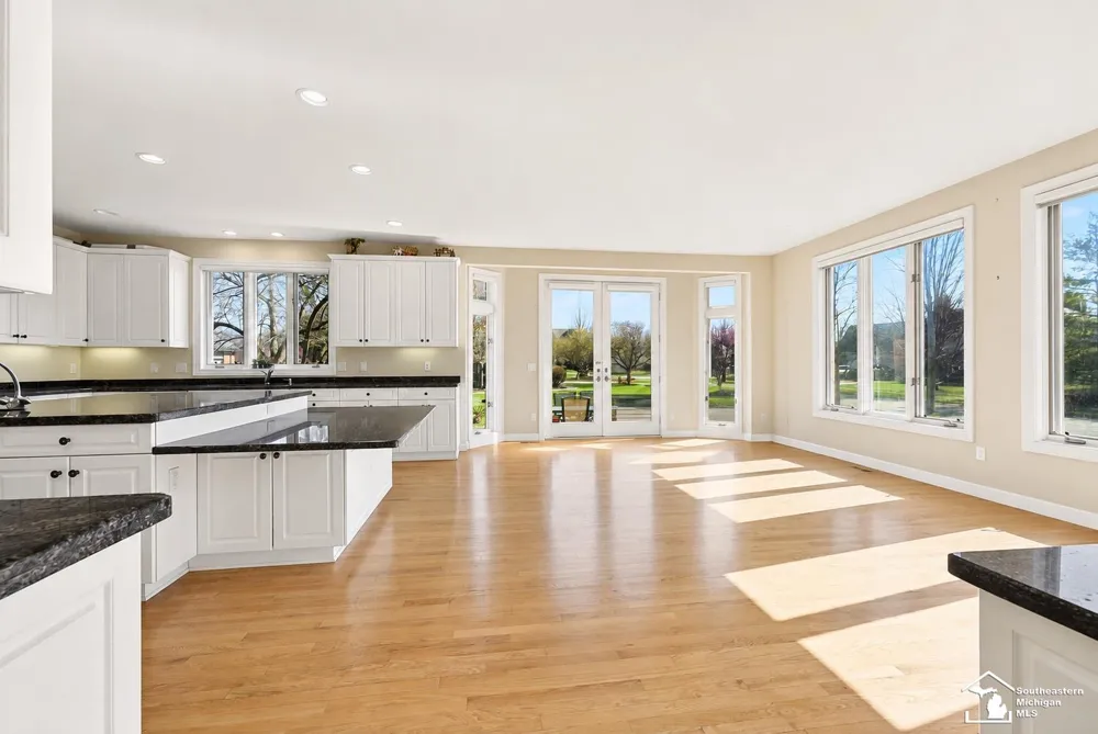 4592 Forestview Drive West Bloomfield Charter Township, MI 48322
