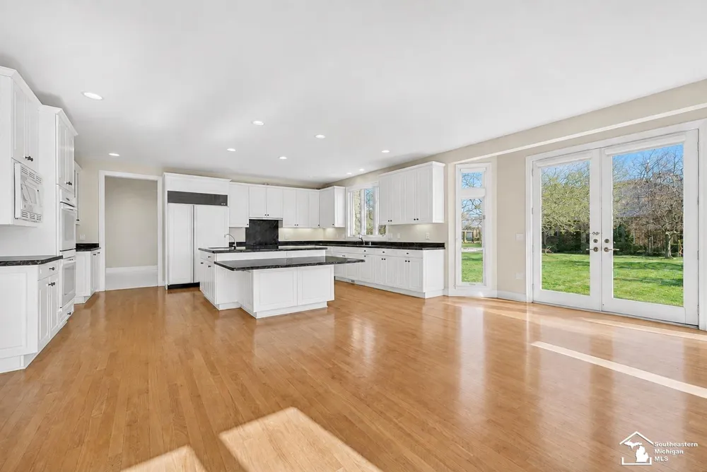 4592 Forestview Drive West Bloomfield Charter Township, MI 48322