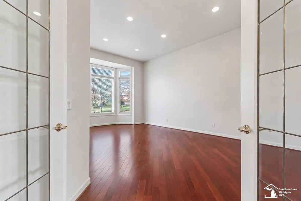 4592 Forestview Drive West Bloomfield Charter Township, MI 48322