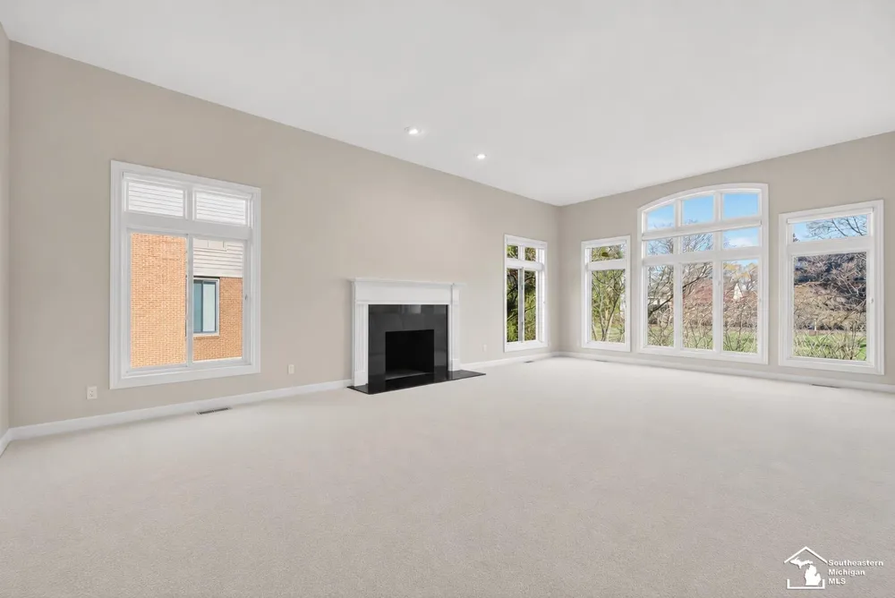4592 Forestview Drive West Bloomfield Charter Township, MI 48322