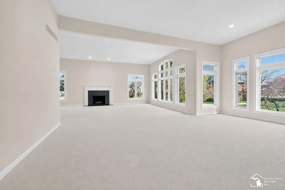 4592 Forestview Drive West Bloomfield Charter Township, MI 48322