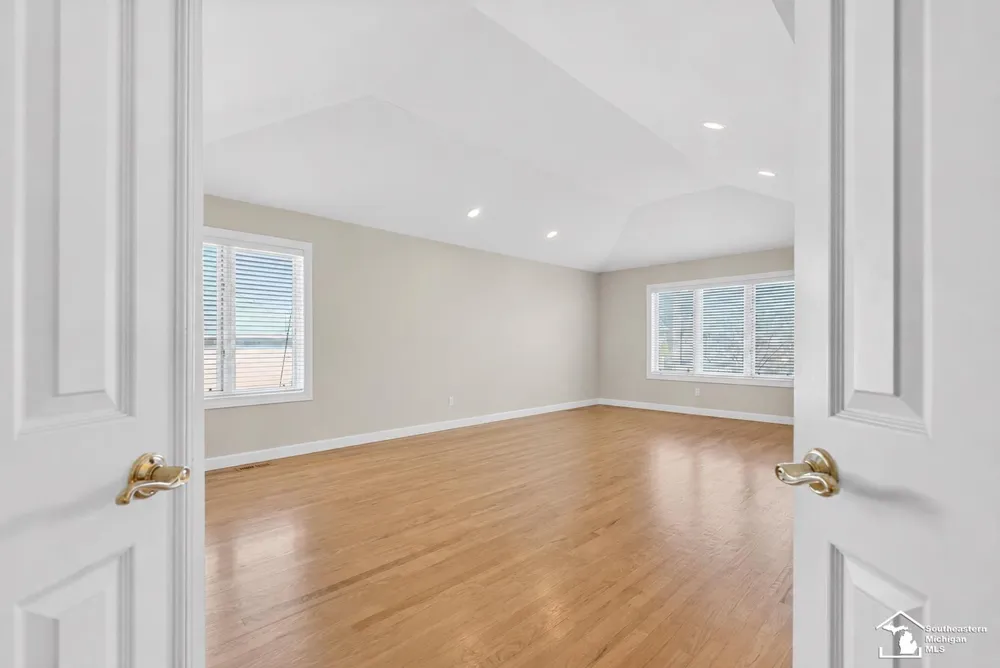 4592 Forestview Drive West Bloomfield Charter Township, MI 48322